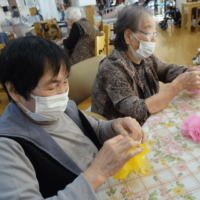鹿児島ディサービス 花折り紙 作成