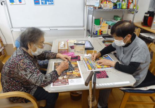 鹿児島ディサービス スクラッチアート 挑戦