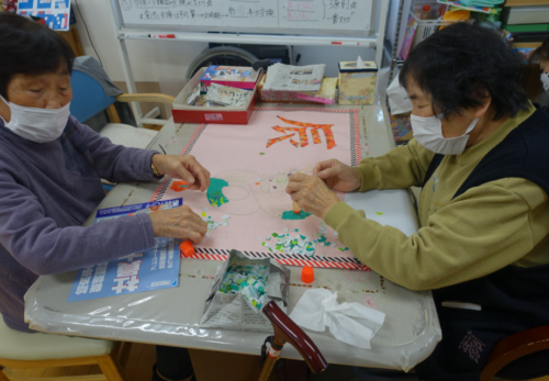 鹿児島ディサービス 正月 ちぎり絵