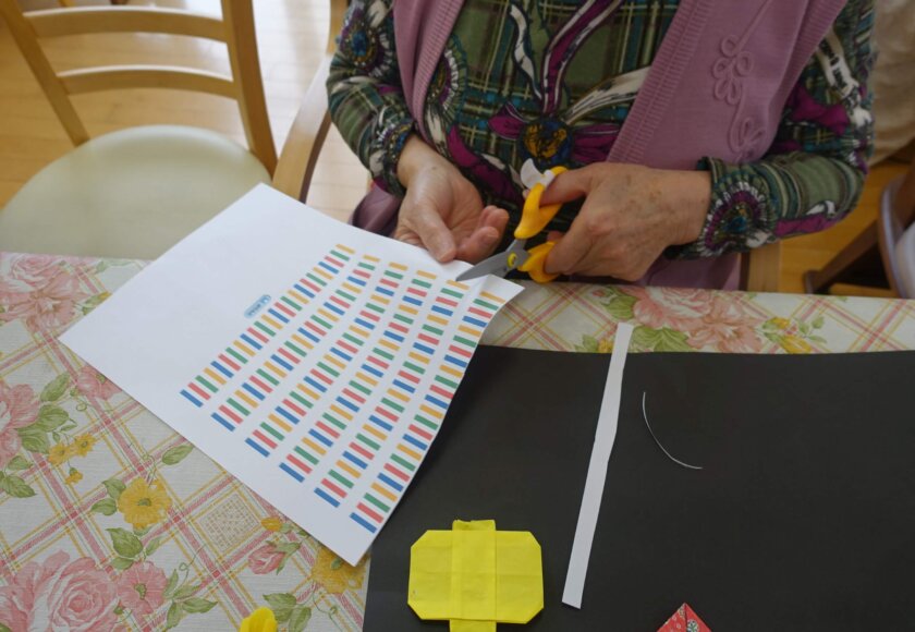 鹿児島デイサービス 創作活動 雛人形 桃の節句