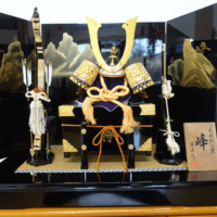 鹿児島ディサービス　雛祭り納め　兜飾り