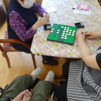 鹿児島 デイサービス オセロ ボードゲーム