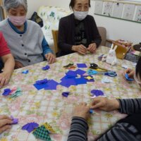 鹿児島デイサービス 創作活動 菖蒲 兜 折り紙