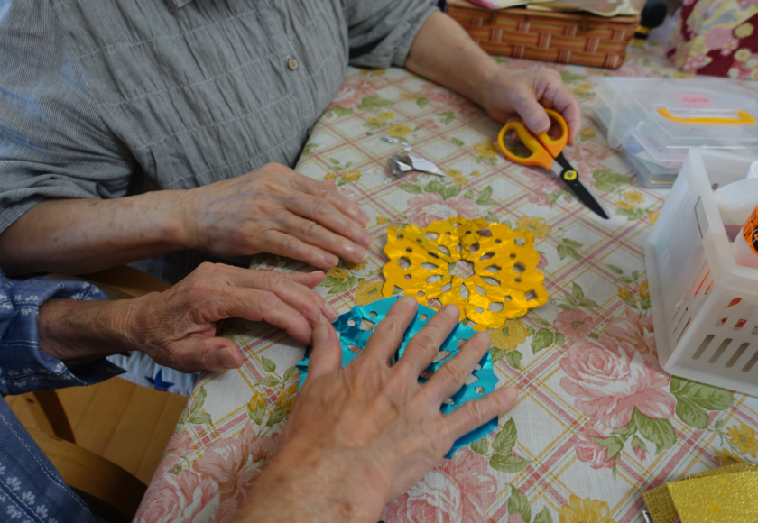 鹿児島デイサービス 創作活動 折り紙 花火