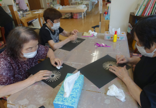 鹿児島ディサービス　創作活動　花火