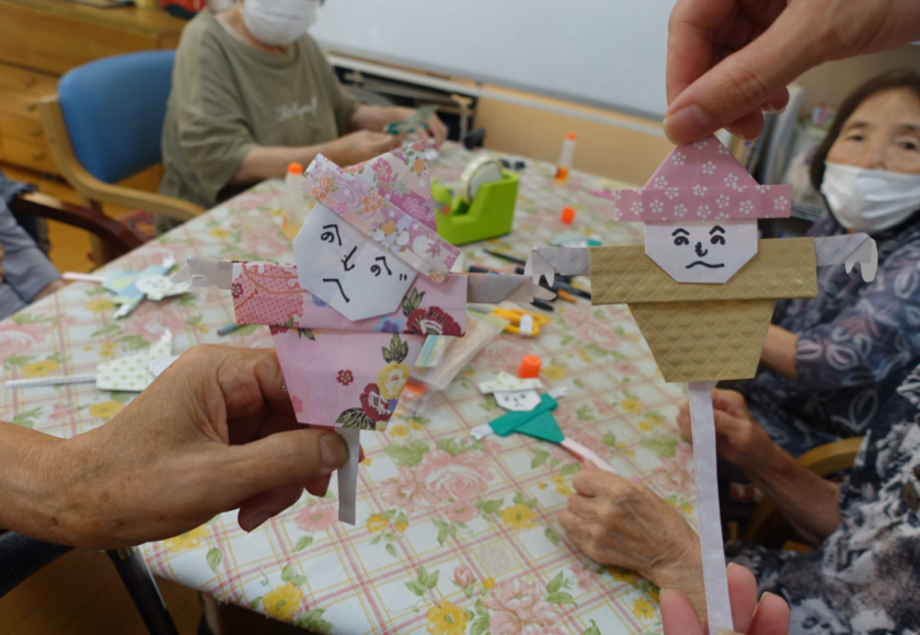 鹿児島 デイサービス 創作活動 壁紙作り