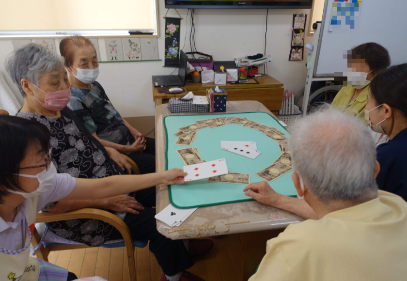 鹿児島ディサービス トランプ活動 集団