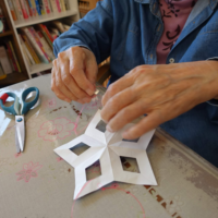 鹿児島　デイサービス　創作活動　切絵