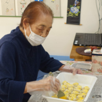 鹿児島ディサービス　おやつ作り　チョコパイ