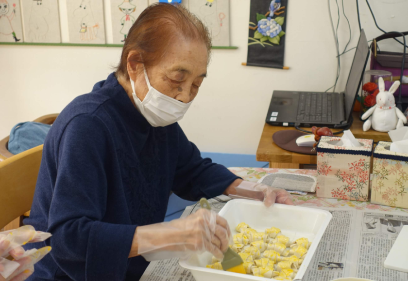 鹿児島ディサービス おやつ作り チョコパイ