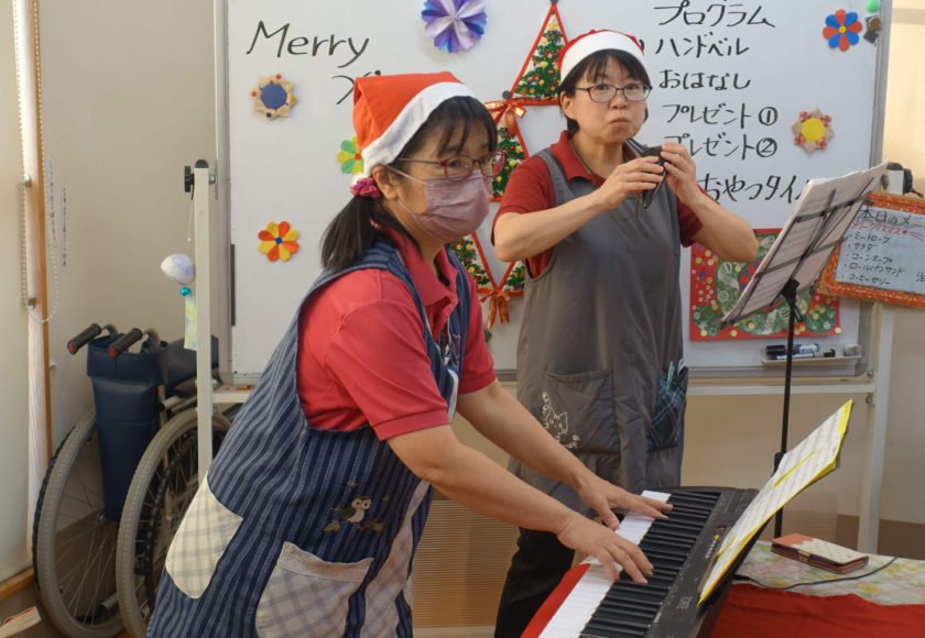鹿児島　デイサービス　クリスマス会　イベント　演奏