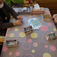 鹿児島　デイサービス　創作活動　壁紙作り　桜