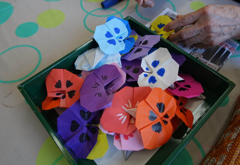 鹿児島ディサービス　創作活動　パンジー