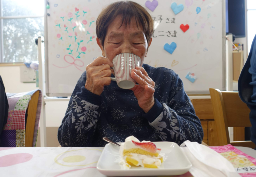 鹿児島デイサービス　誕生日会　手作り　ケーキ