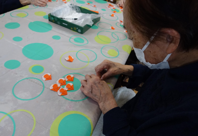 鹿児島　デイサービス　創作活動　折り紙