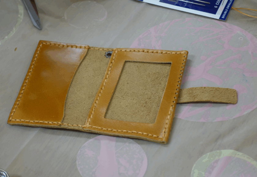 鹿児島デイサービス　創作活動　レザークラフト