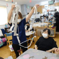 鹿児島デイサービス　レク活動　新聞紙