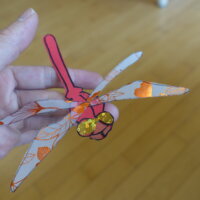 鹿児島　デイサービス　創作活動　赤とんぼ　壁紙作り