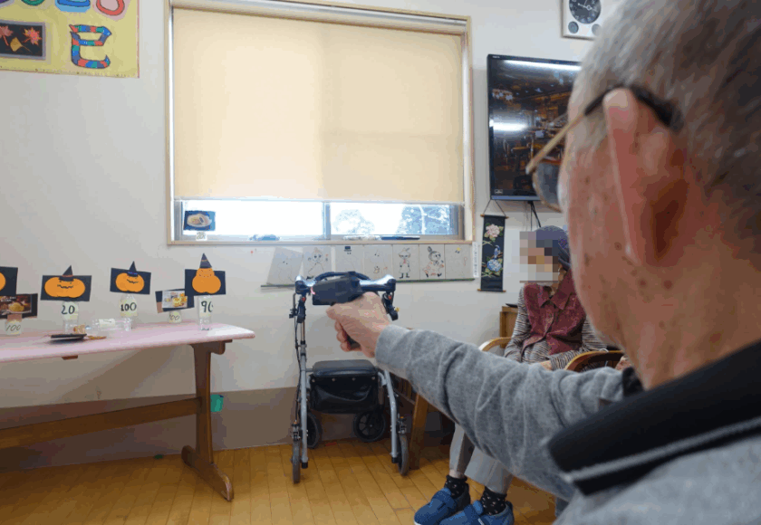 鹿児島デイサービス レク活動 射的大会