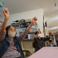 鹿児島　デイサービス　体操　笑い