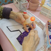 鹿児島　デイサービス　創作活動　壁紙作り