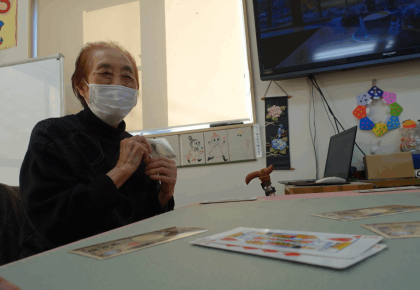 鹿児島デイサービス　レク活動　トランプ