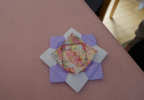 鹿児島　デイサービス　創作活動　コマ　正月