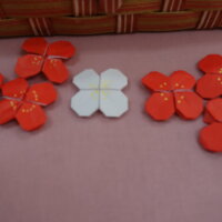 鹿児島　デイサービス　創作活動　梅　花　折り紙