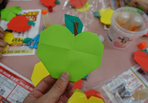 鹿児島ディサービス　創作活動　飾り作り