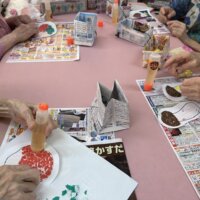 鹿児島　デイサービス　壁紙作り　秋の味覚